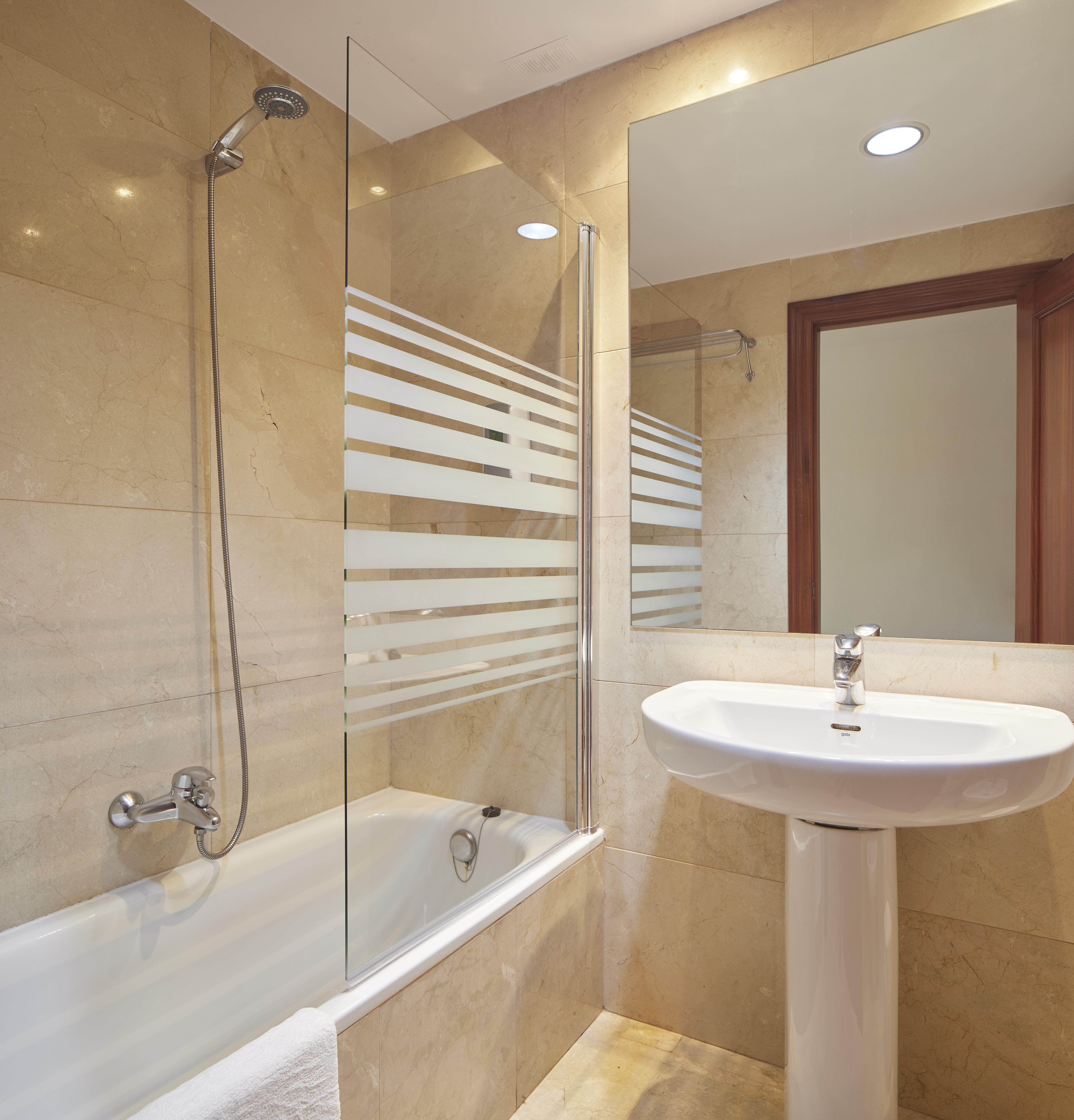 Iraipe Logrono Hotel ภายนอก รูปภาพ