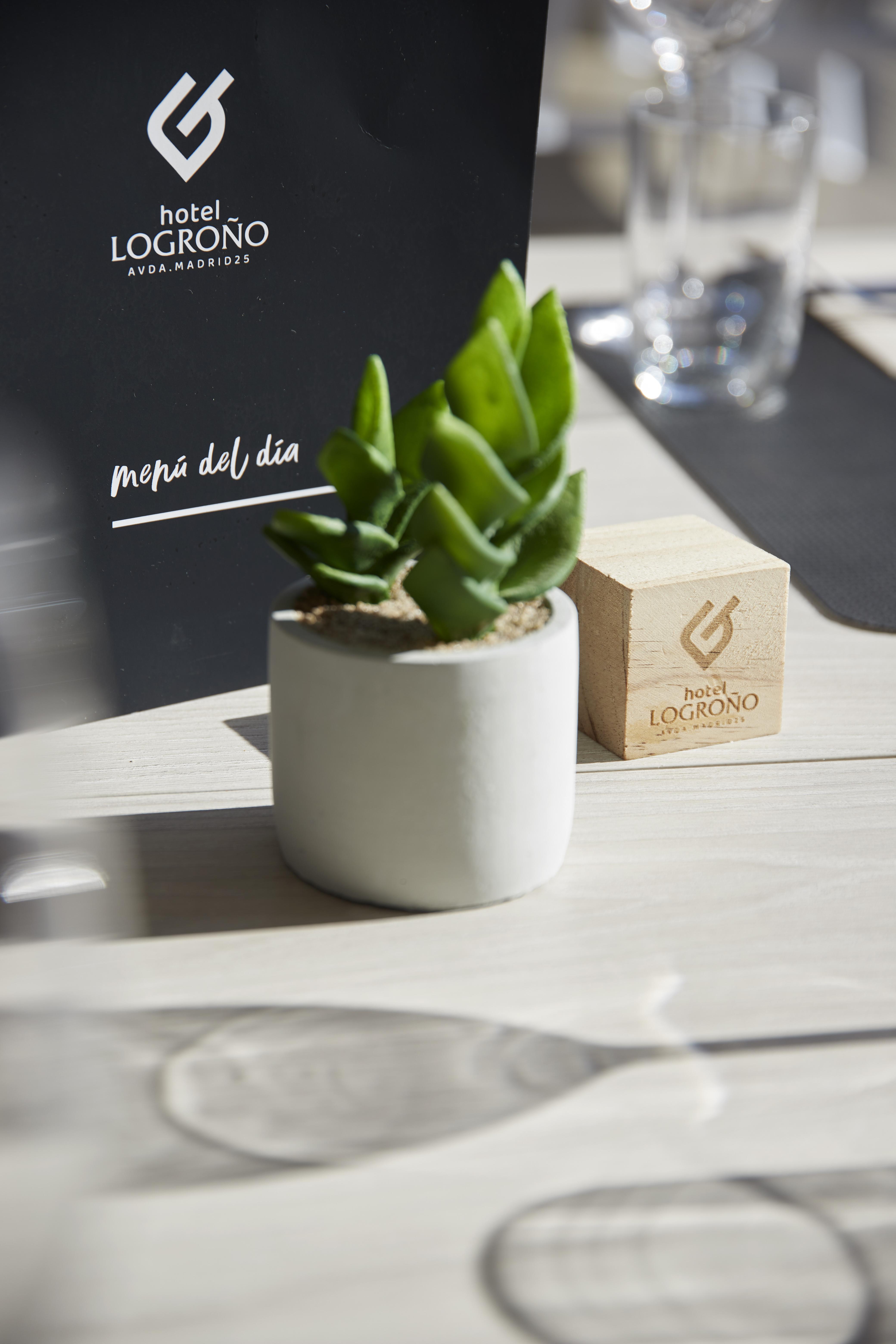 Iraipe Logrono Hotel ภายนอก รูปภาพ