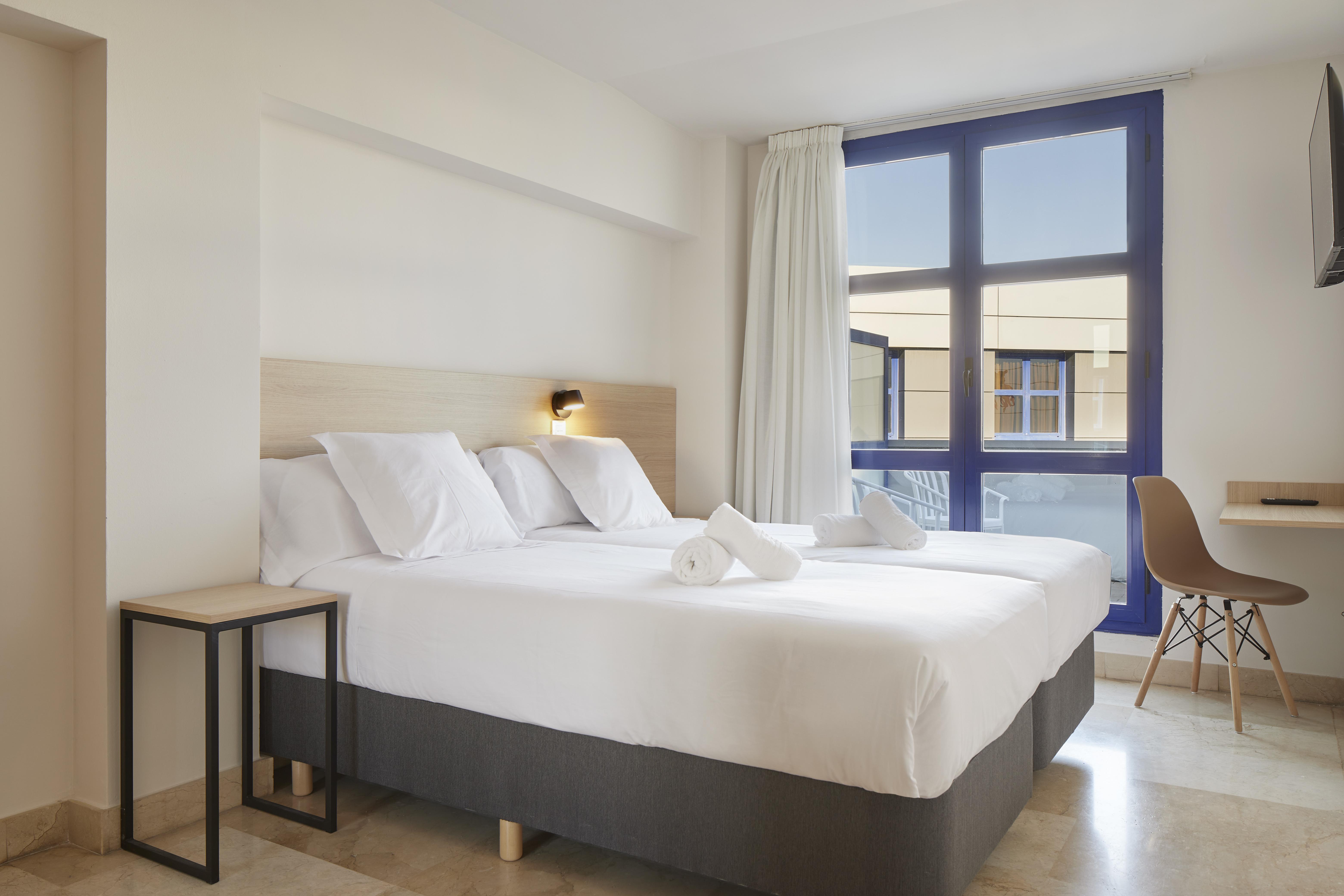 Iraipe Logrono Hotel ภายนอก รูปภาพ