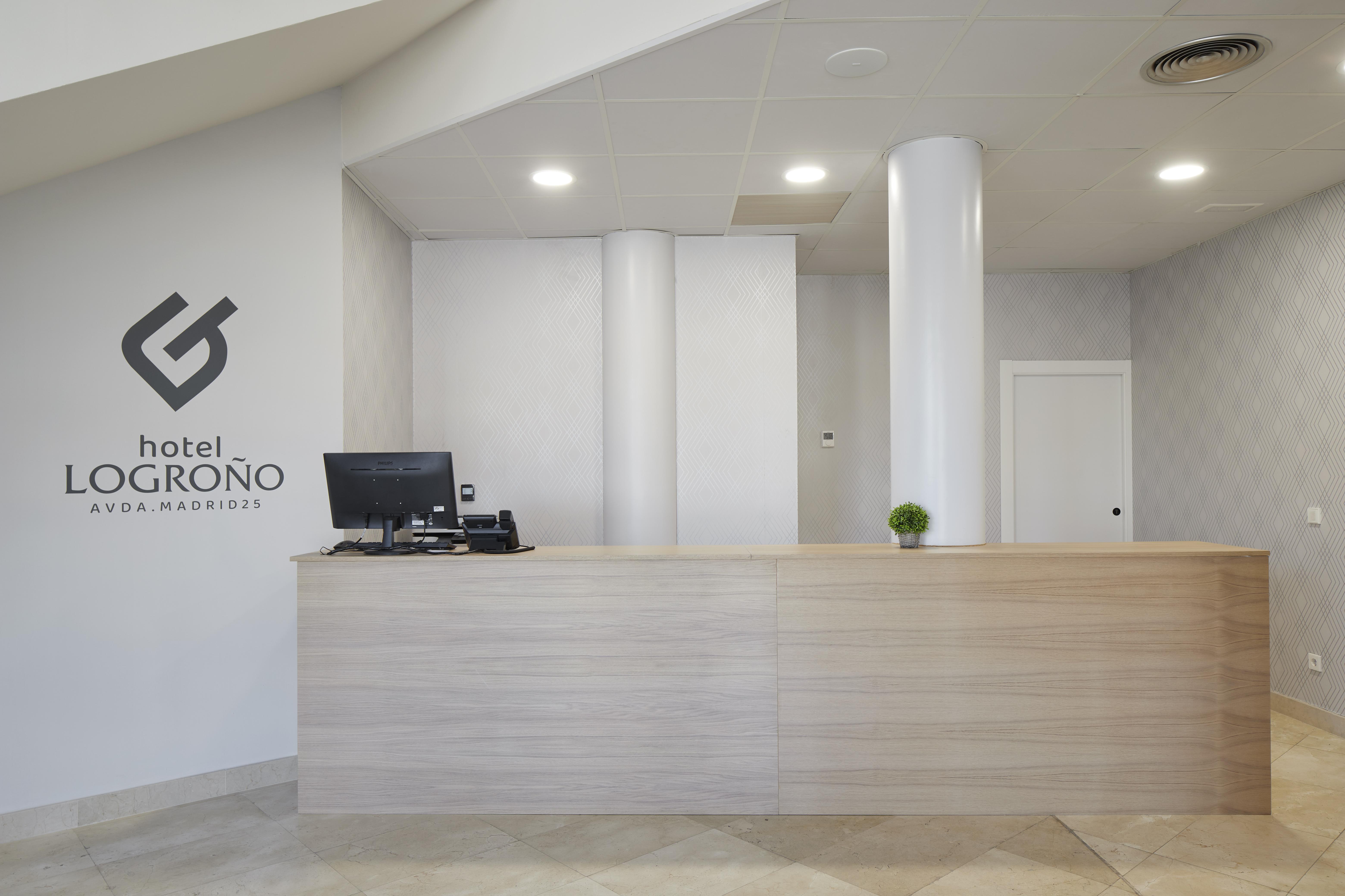 Iraipe Logrono Hotel ภายนอก รูปภาพ