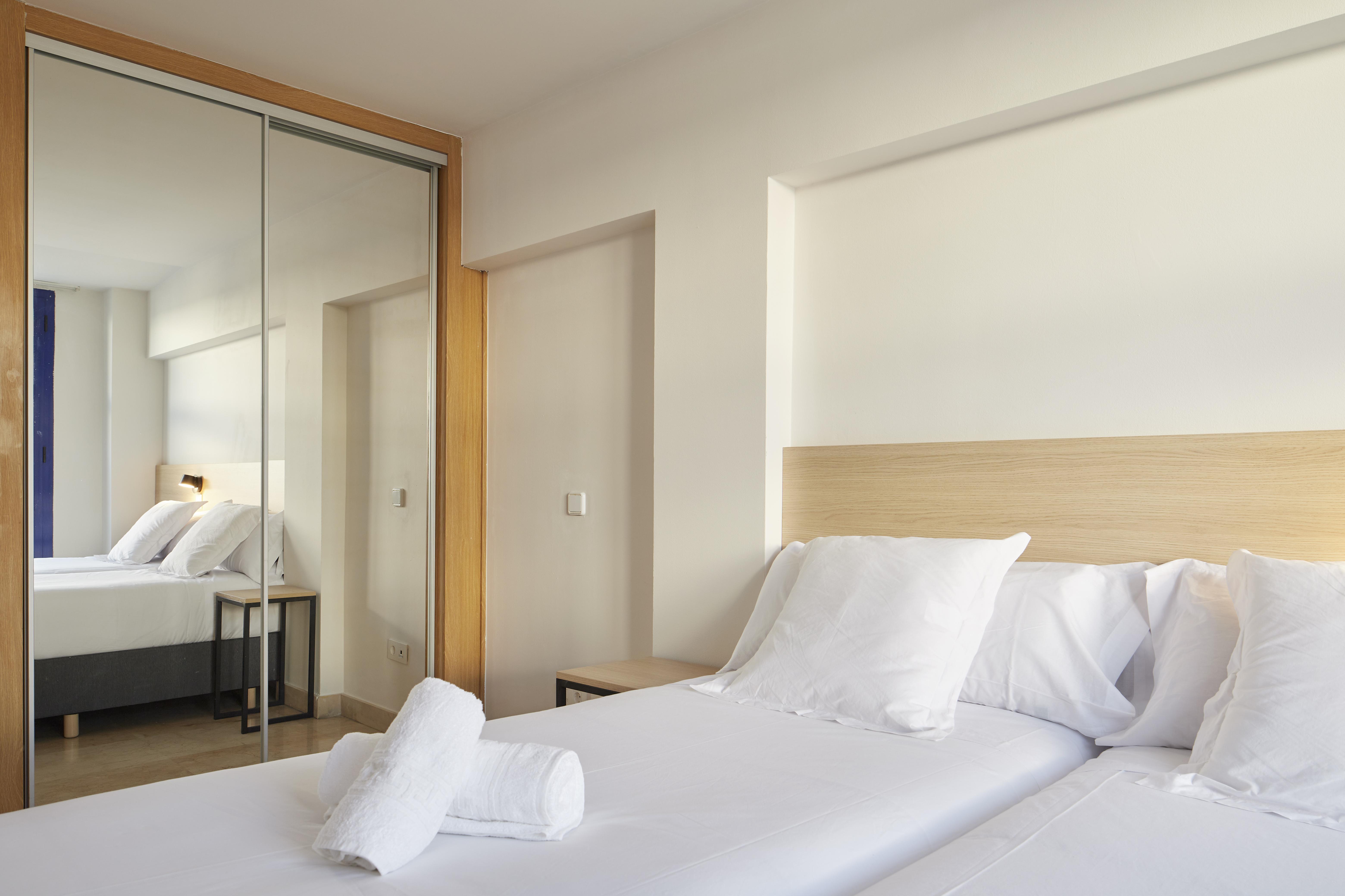 Iraipe Logrono Hotel ภายนอก รูปภาพ
