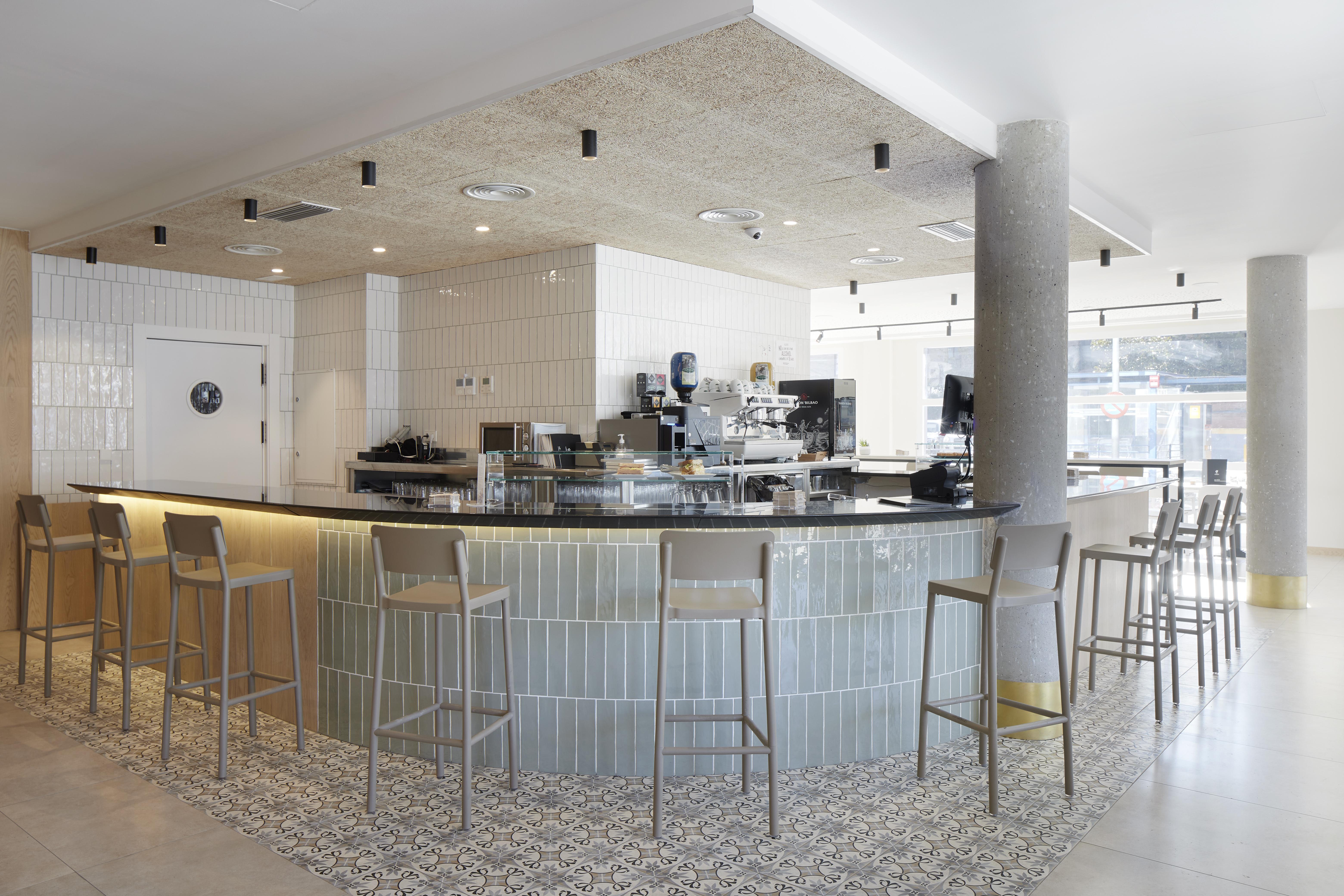 Iraipe Logrono Hotel ภายนอก รูปภาพ