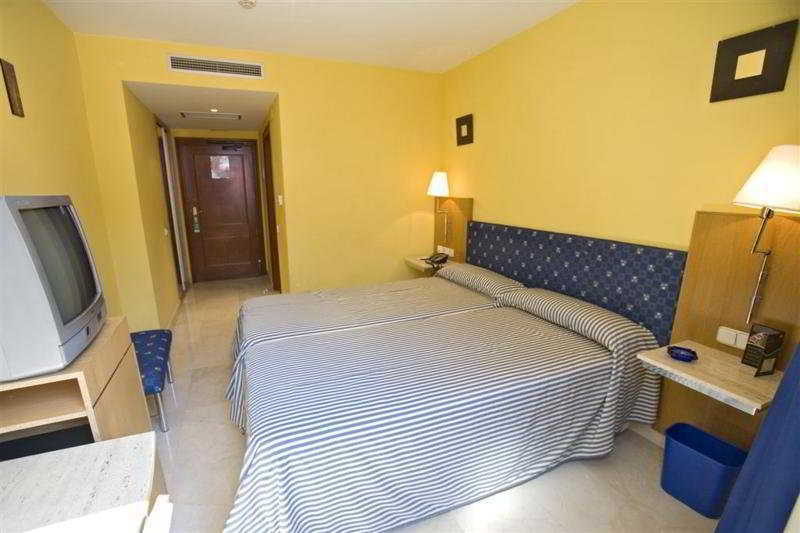 Iraipe Logrono Hotel ภายนอก รูปภาพ